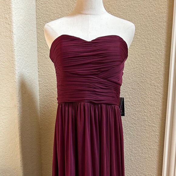 Marina Gown Burgundy Strapless Ruched Sweetheart Neck Size 12 - Picture 2 of 8